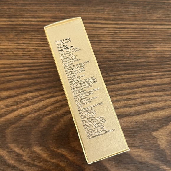 NEW Cle de peau Refreshing Protective Emulsion SPF 15 Sunscreen 50 mL - Picture 4 of 5